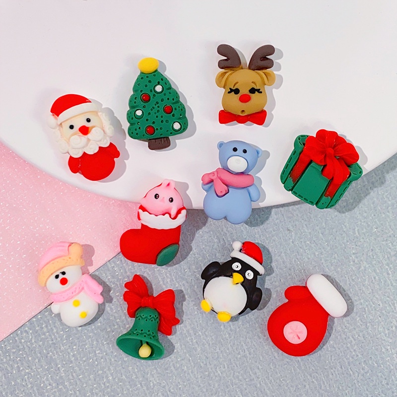 10pcs Liontin Resin Desain Santa Gingerbread Man / Pohon Natal / Snowman Handmade DIY Untuk Membuat Perhiasan