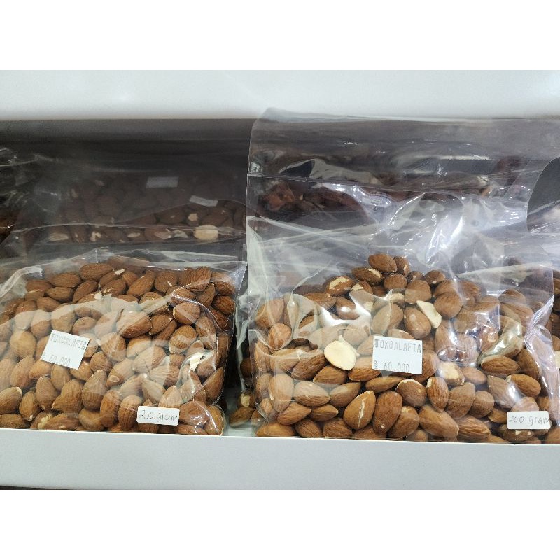 

Kacang Almond Mentah Utuh 250gram
