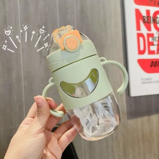 DEOSOFFICIAL -- BOTOL MINUM ANAK GAGANG COVER 2678 BPA FREE 420ML WITH SEDOTAN