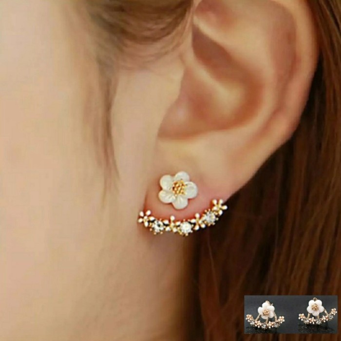 

Spesial Anting Tusuk Hias Kristal Berlian Imitasi Bentuk Bunga Daisy Wanita Terlaris