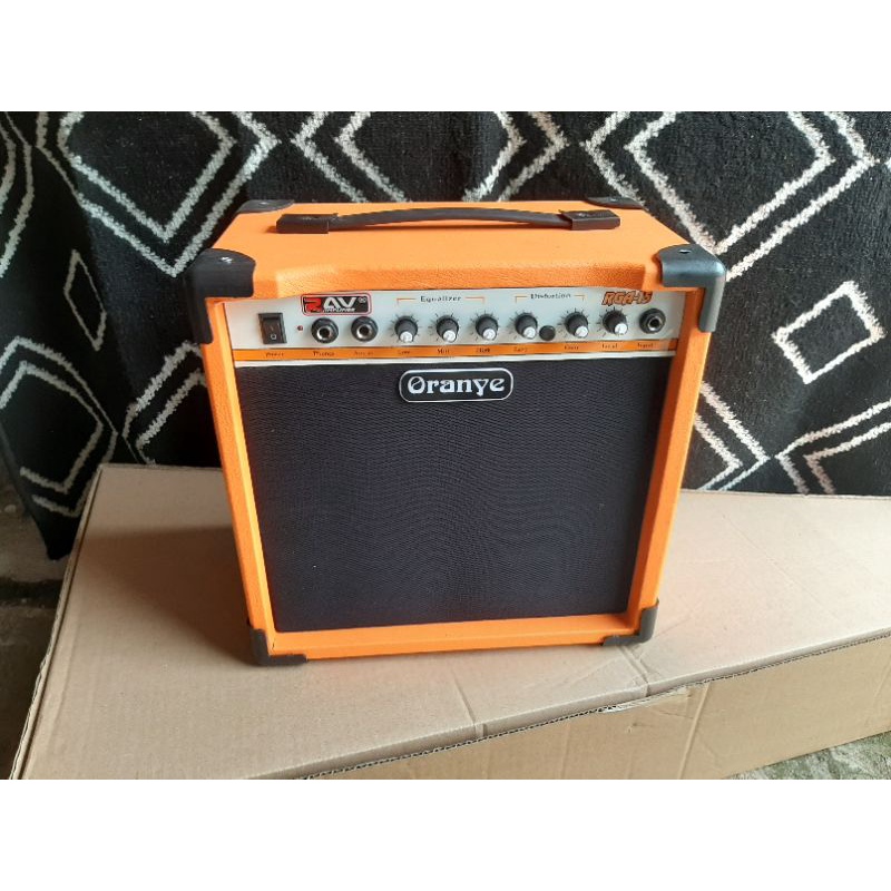 Amplifier oranye 8in sudah distorsi