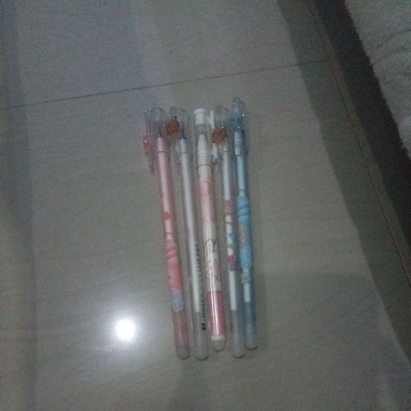 

pulpen karakter lucu