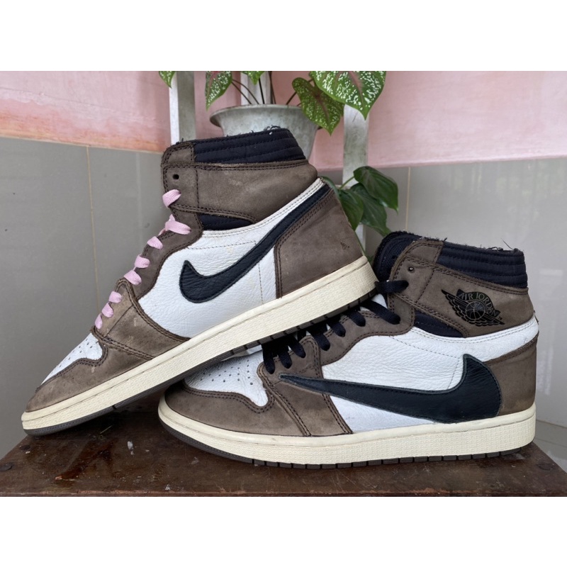 AJ1 TRAVIS SCOTT SECOND