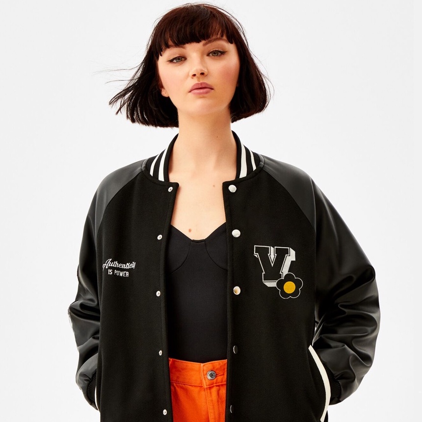 Jaket Baseball V Authenticity - Jacket Bomber Wanita - Atasan Wanita - Varsity Bershka - Allsize