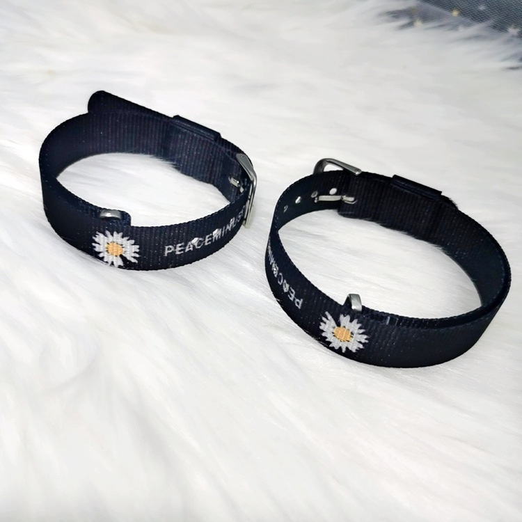 Influencer Kwon Zhilong Gaya Yang Sama Daisy Kecil Gelang ins Pasangan Keren Gelang Gadis Hati GD Girlfriends Bracelet