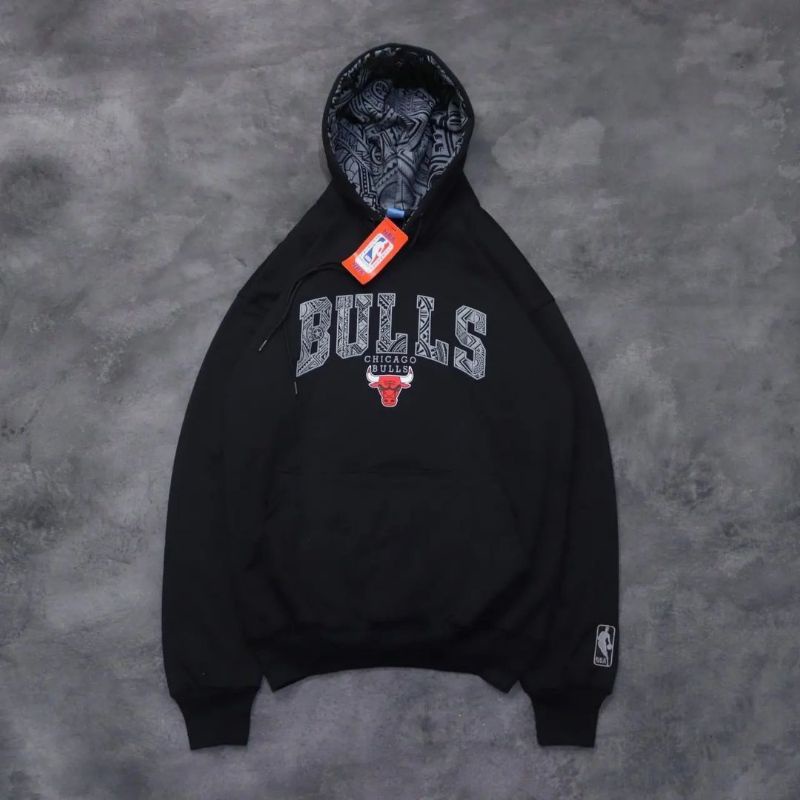 JAKET SWEATER HOODIE BULLS CHICHAGO MICTHELL&amp;NESS MBORDIER HITAM