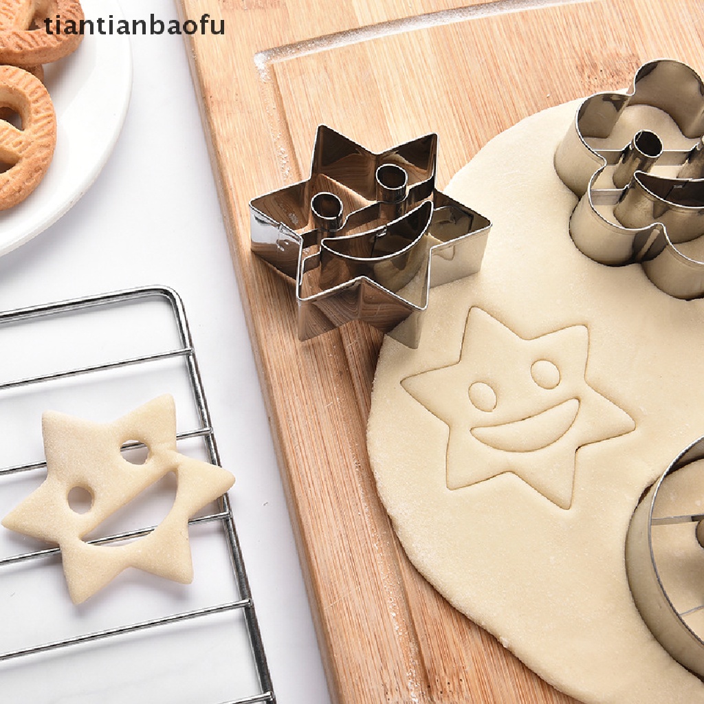 4pcs / set Cetakan Kue / Biskuit Bentuk Smiley Bahan Stainless Steel