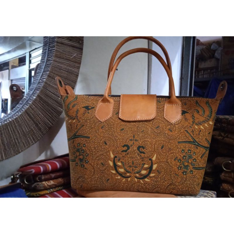 TAS LC KULIT BATIK