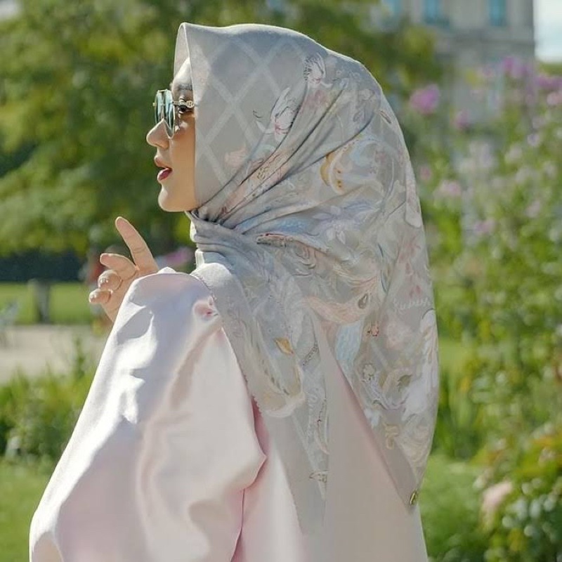 BUTTONSCARVES X DIAN PELANGI AUTOGRAPH SERIES - DIJON