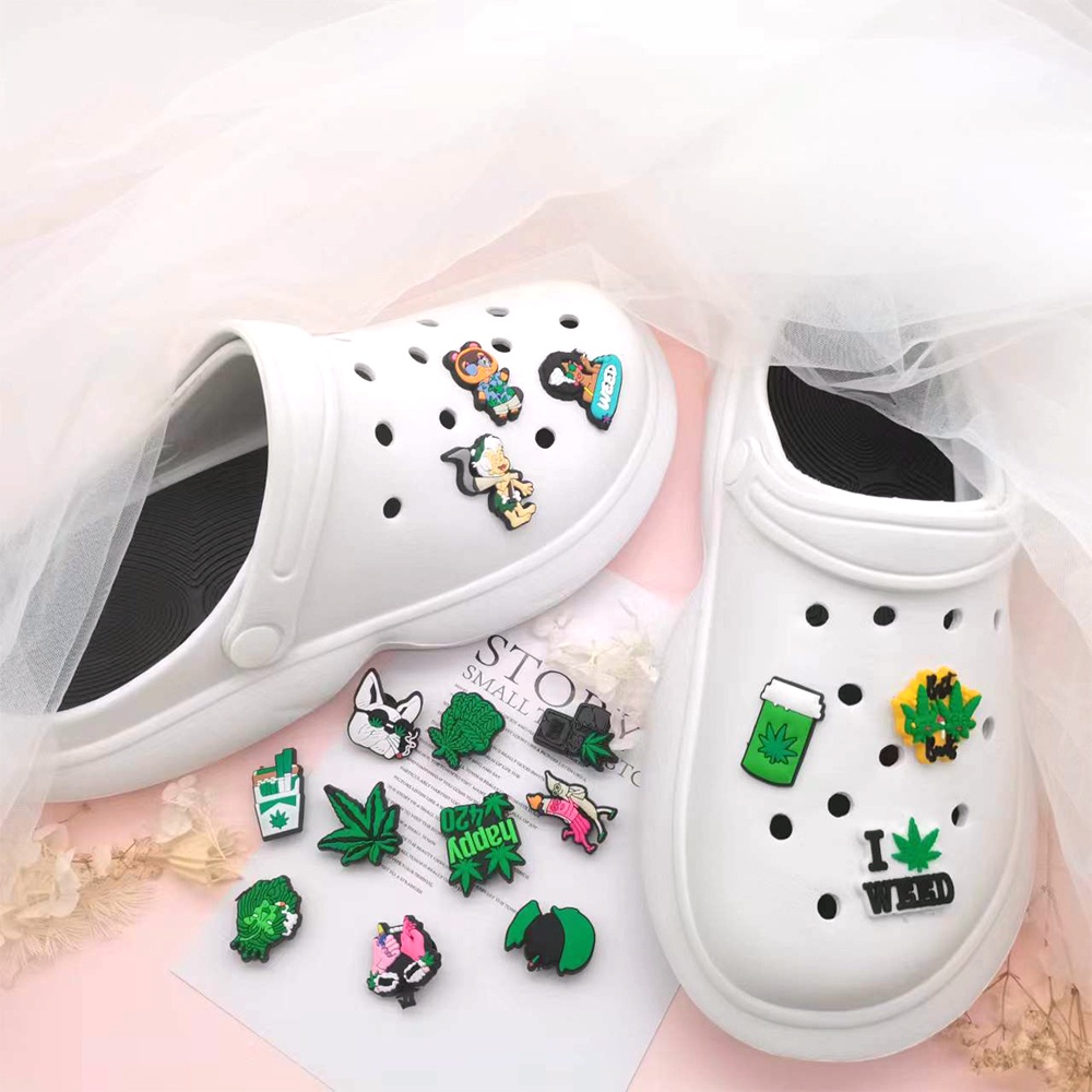 16pcs / SET Charms Bentuk crocs jibbitz Untuk Aksesoris Dekorasi Sepatu Sandal Anak