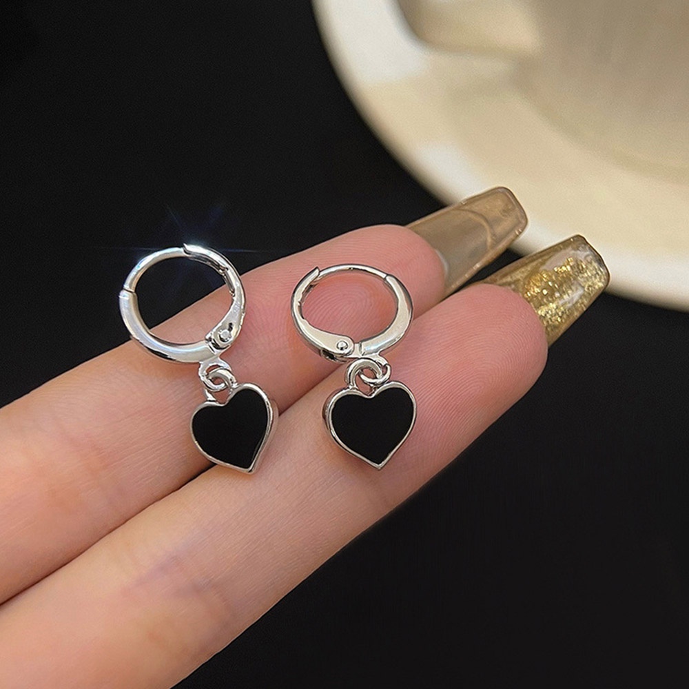 Anting Bentuk Bulat Hati Geometris Warna Hitam Untuk Wanita