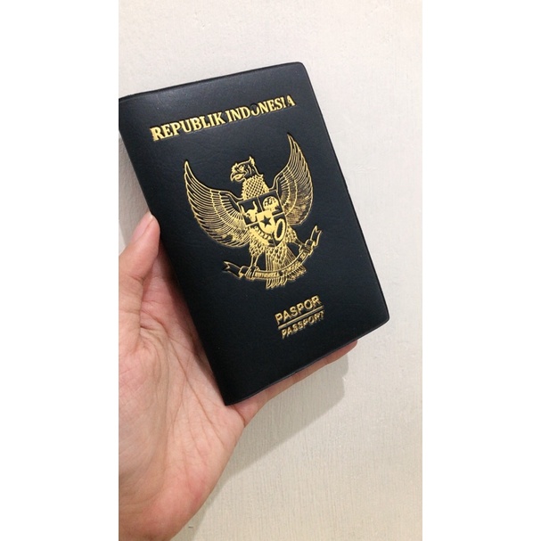 Sampul Paspor - Hitam Indonesia Berlogo Garuda Indonesia