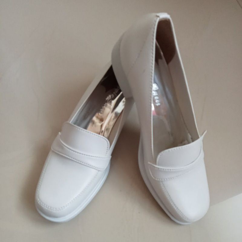 sepatu pantofel putih wanita, sepatu pantofel wanita, sepatu pantofel perawat, sepatu pansus putih,