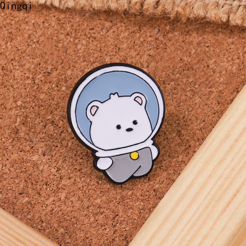 Bros Pin Enamel Bentuk Kartun Astronot Beruang Kucing Kelinci Untuk Hadiah Anak