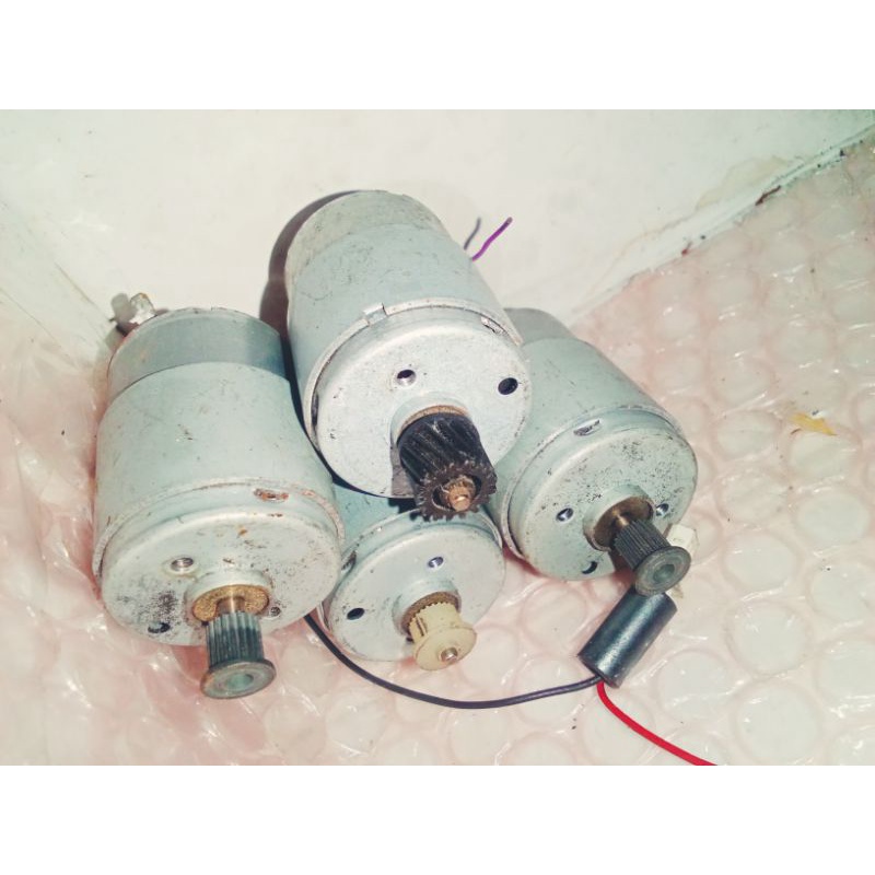 dinamo generotor LED 12V bisa di pakai ke 24vdc max ,untuk penggerak dll