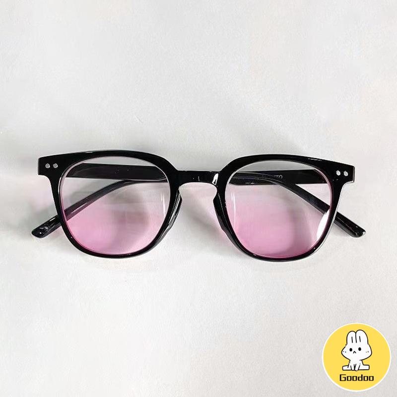 Kacamata Bingkai Hitam Gradient Pink Blush Glasses Wanita Trendi Wajah Bulat untuk Foto -Doo