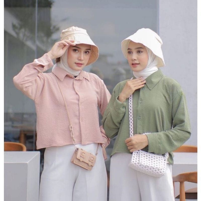 LISA CROP BLOUSE CRINKLE AIRPLOW / KEMEJA CROP POLOS WANITA / OUTER