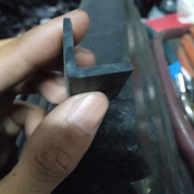 Karet List Leter L Siku 100 Mtr