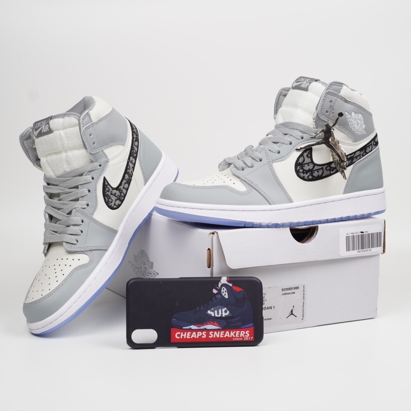 Sepatu Nike Air Jordan 1 High Grey Abu Abu