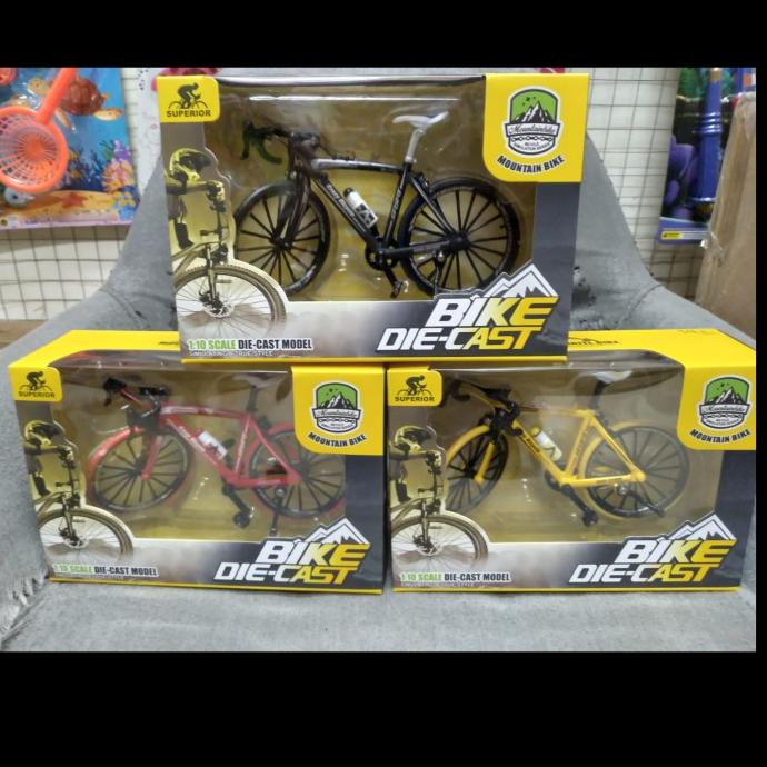 Diecast Sepeda Balap Roadbike Miniatur Sepeda Miniatur