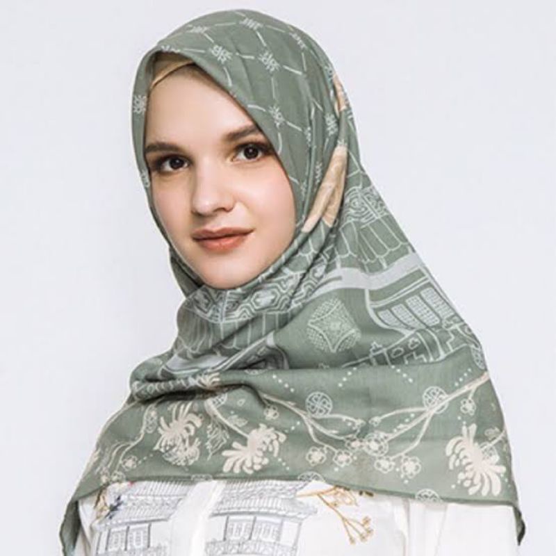 preloved ria Miranda scarf