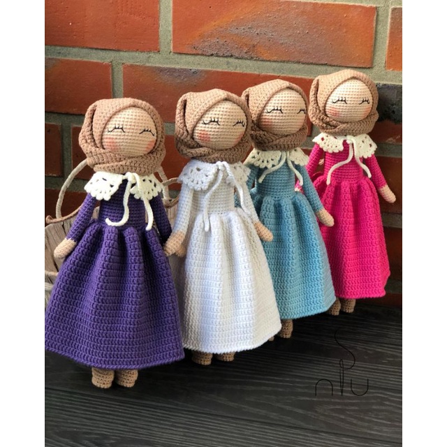 BONEKA RAJUT HIJAB AMIGURUMI BONEKA MUSLIMAH HANNA