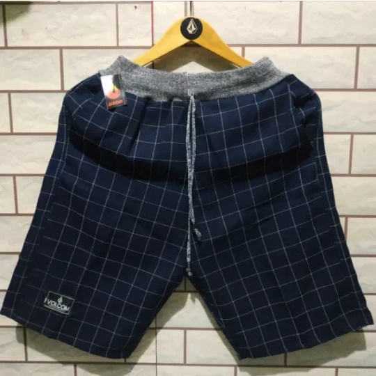 Yang Sedang Hit's Tartan Kotak Pendek