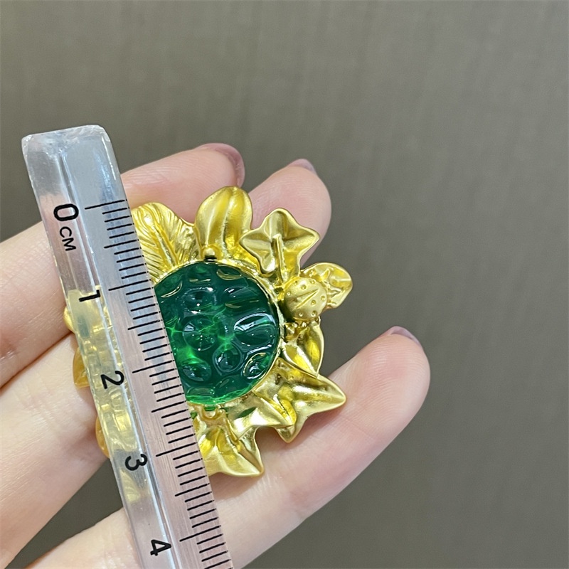 Anting Stud Kristal Bentuk Bunga Matahari Persegi Besar Warna Hijau Bening Gaya Retro Untuk Wanita