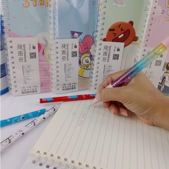 BUKU TULIS SPIRAL BTS21 UKURAN A5 ISI 42 LEMBAR SAMPUL BERGAMBAR IMUT NOTEPAD VARIANT NYA RANDOM PERLENGKAPAN SEKOLAH ANAK MOTIF BT HARGA TERJANGKAU KUALITAS TERJAMIN BISA COD
