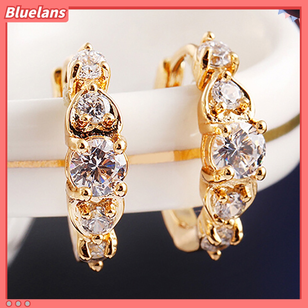 Anting Klip Lapis Emas Bentuk Hati Aksen Berlian Imitasi Untuk Wanita