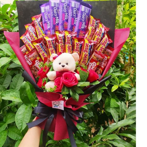 

Kepoin aja--(B) Buket BIG PREMIUM DAIRY MILK BENGBENG BONEKA LUCU DAN BUNGA HADIAH ANNIVERSARY ULANG TAHUN SIDANG/paket/bingkisan Snack Ulang Tahun/Ultah/ Wisuda/Kado/Hadiah