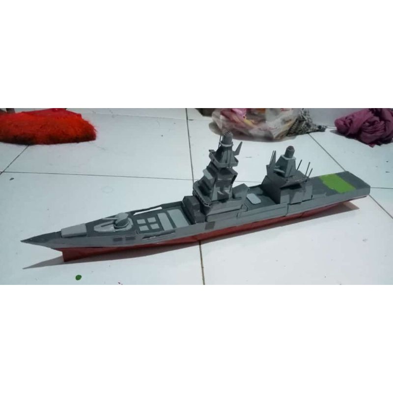 Miniature kapal Rusia Rf Leader modern warship
