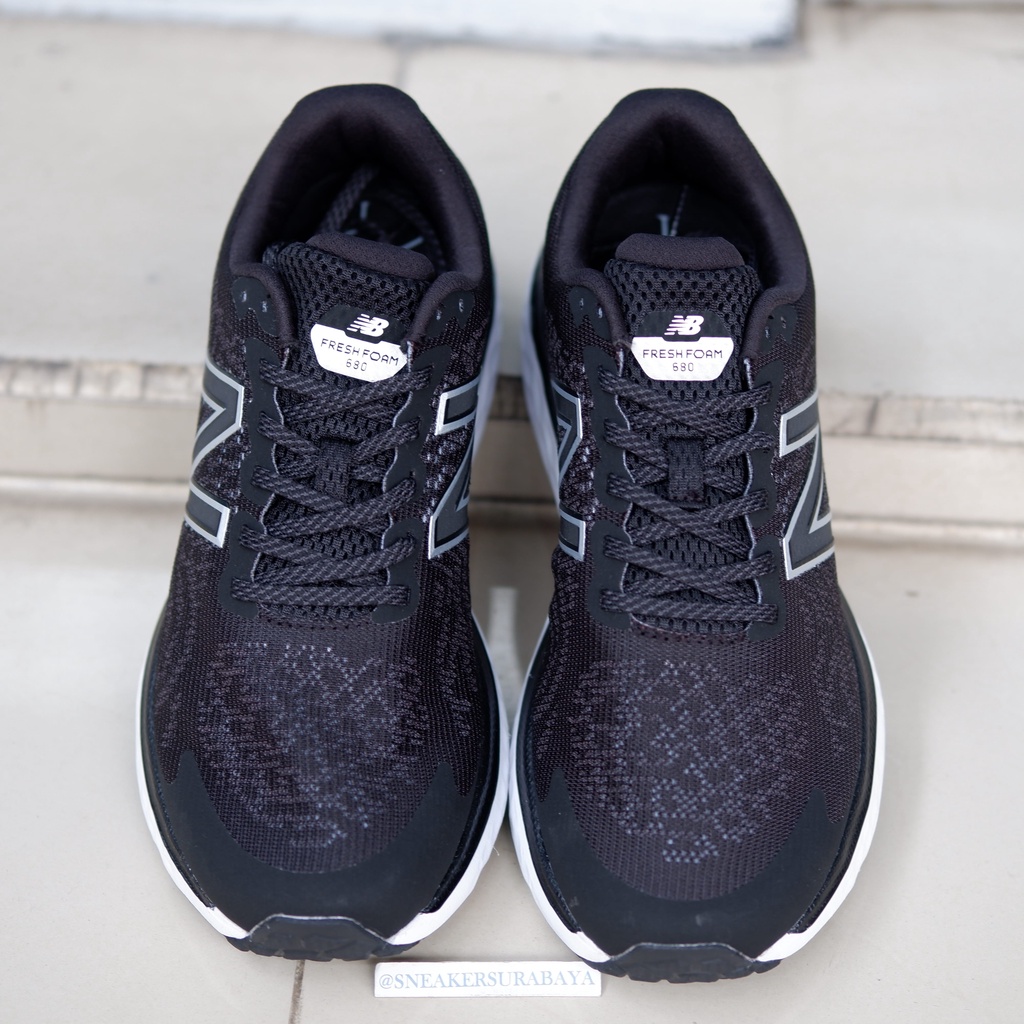 New Balance M 680 LB7