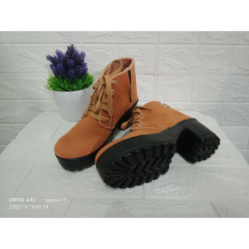 Sepatu wanita boots Korean style kekinian