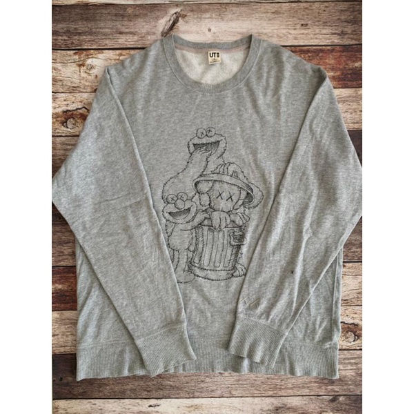 Crewneck Uniqlo X Kaws Sesame Street