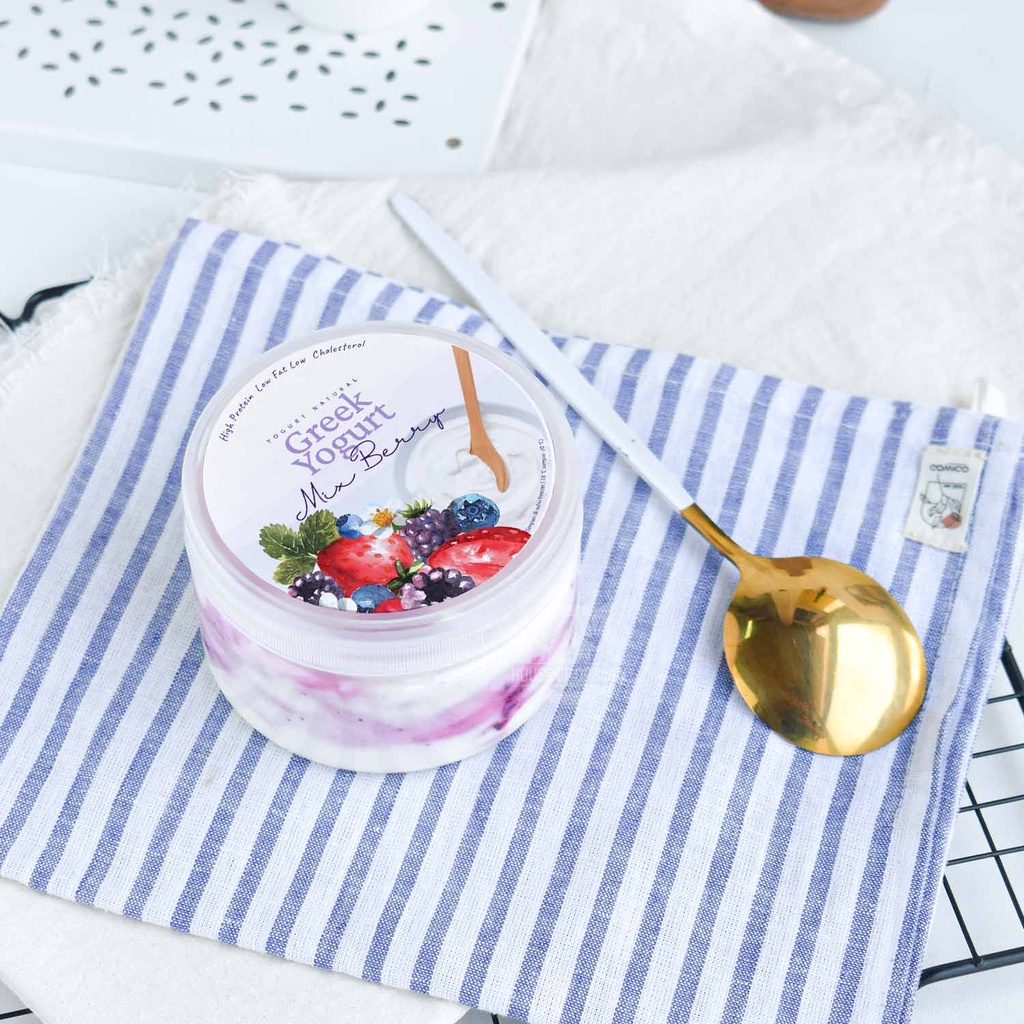 Greek Yoghurt with Fruits Berries / Yogurt with Berries ( with Honey )