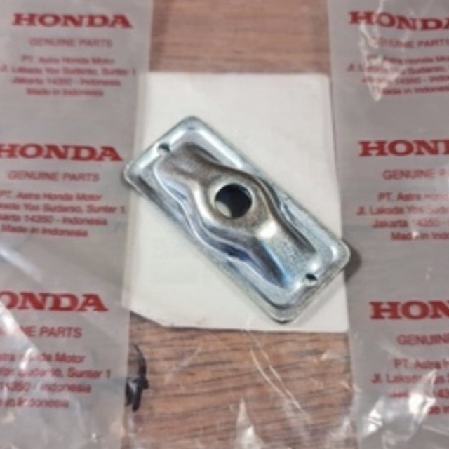 COD Tutup Spaner Setelan Rantai Plat Anting-Anting HONDA Tiger ORIGINAL 40546-KW8-900 ASLI-MOTOR MAL