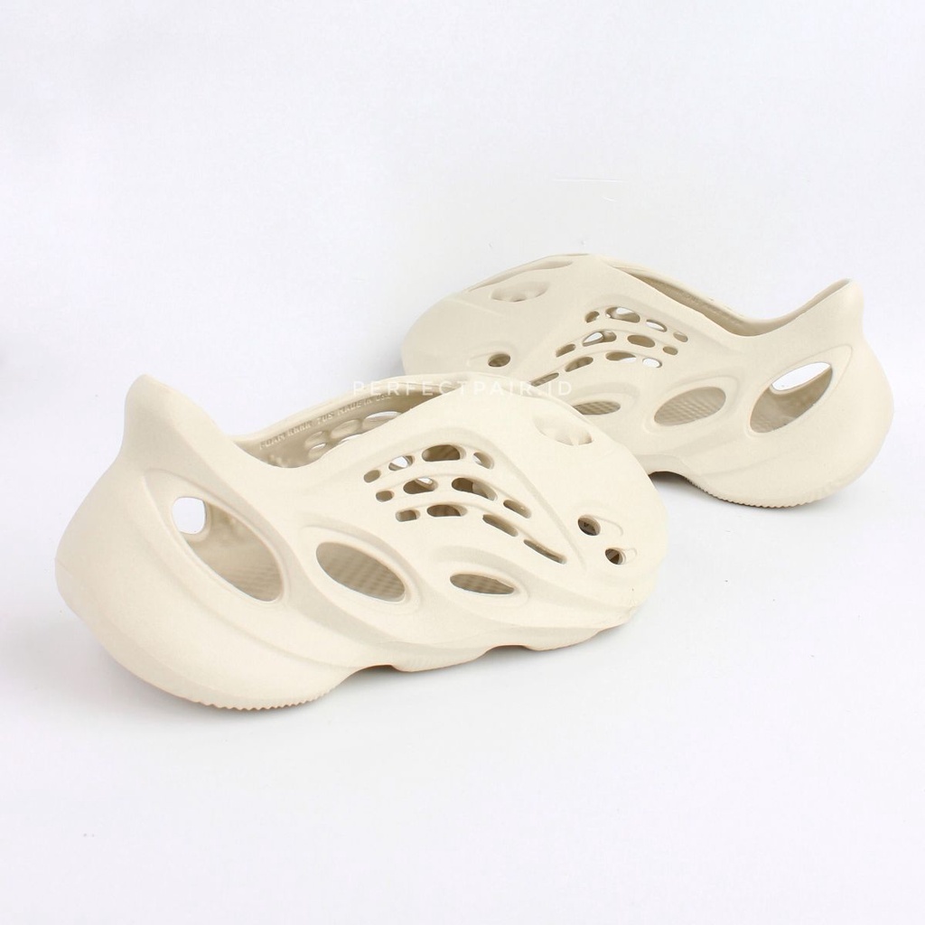 Adidas Yeezy Foam Runner Sand 100% Original BNIB