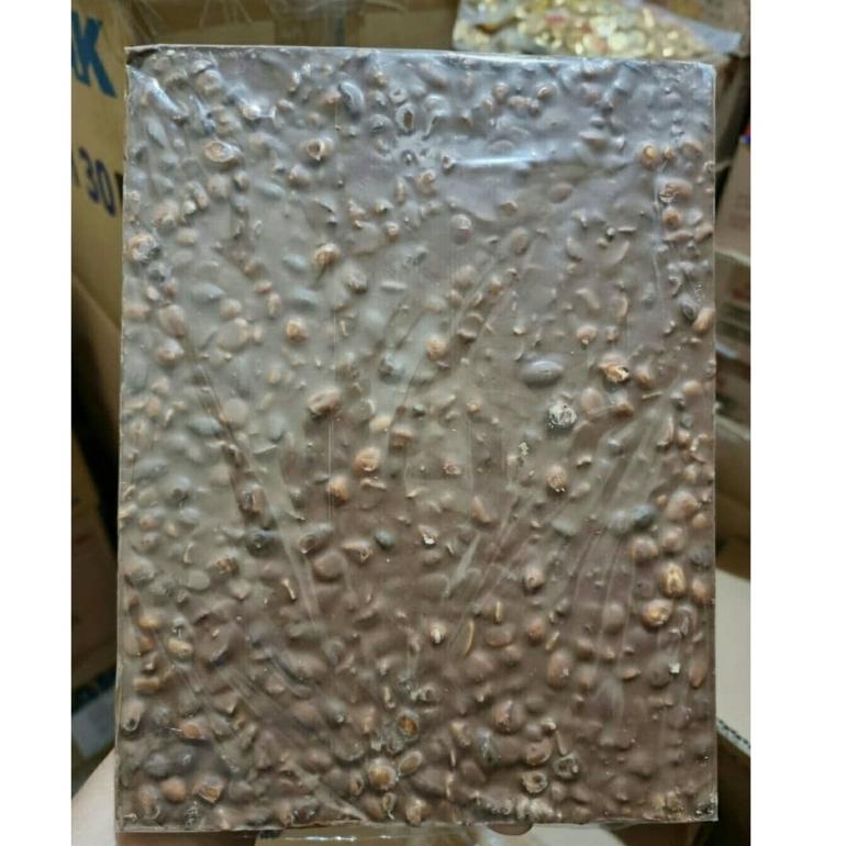 

[Miliki] SilverQueen Coklat Blok Isian Kacang Mede Almond - 1kg YBK