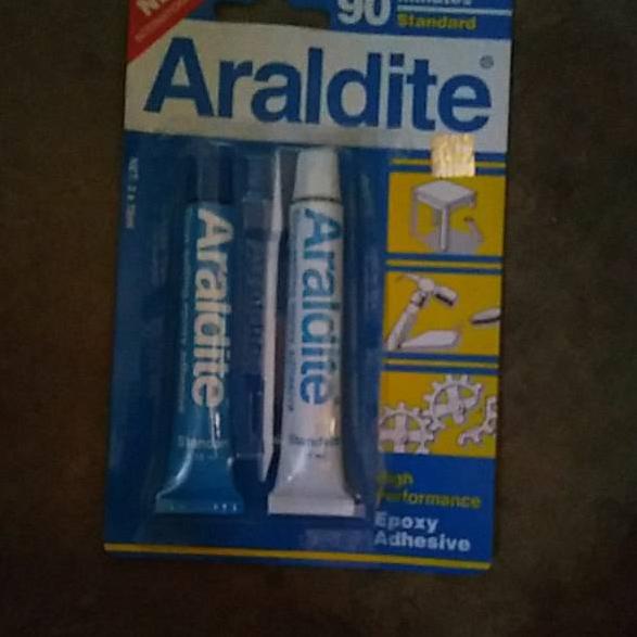 

Pasti Favorit Lem araldite biru