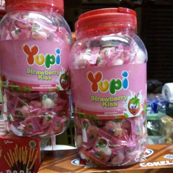 

Cuci Gudang--yupi strowberry kiss toples 125pcs