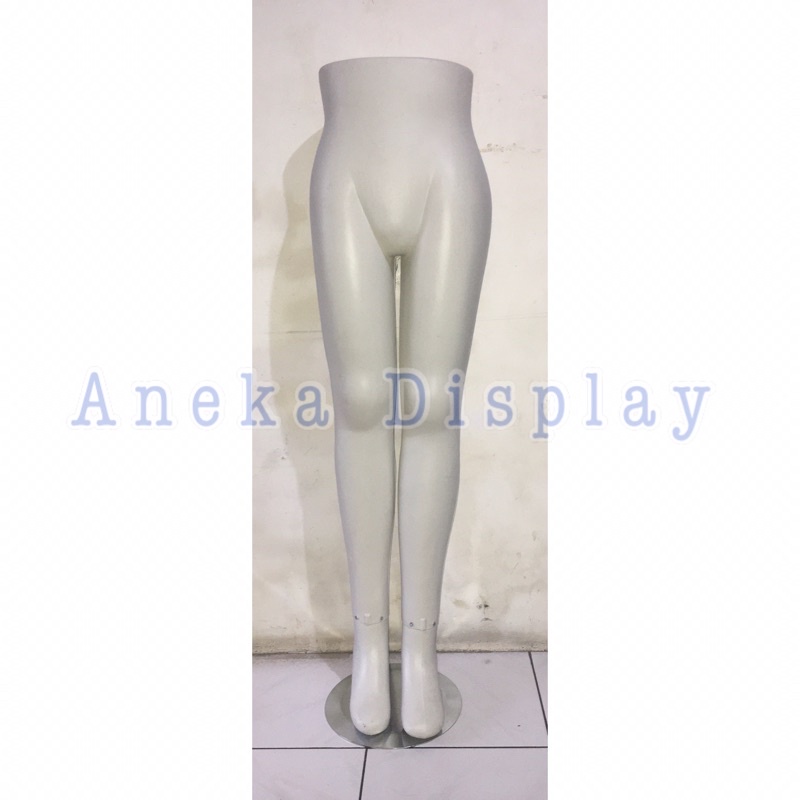 Manekin Kaki Cewe Plastik