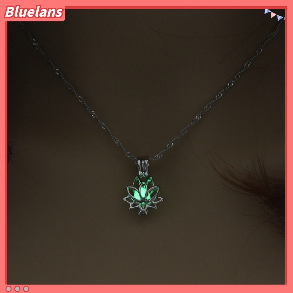 Kalung Rantai Liontin Lotus Hollow Bahan Alloy Untuk Wanita