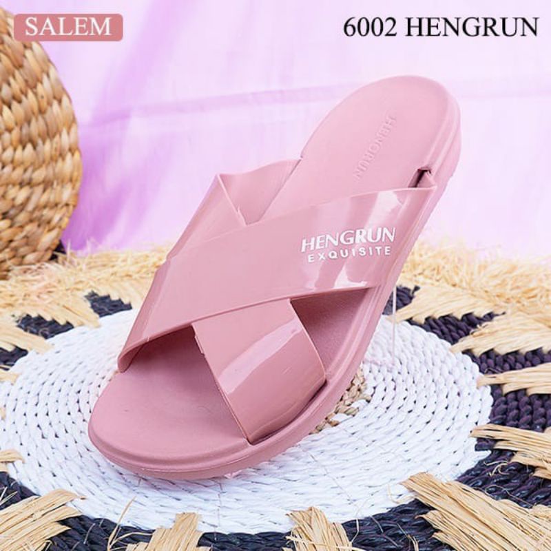 Sandal Slip On Wanita Hengrun Terbaru Bahan Karet Silang Uk 36-40