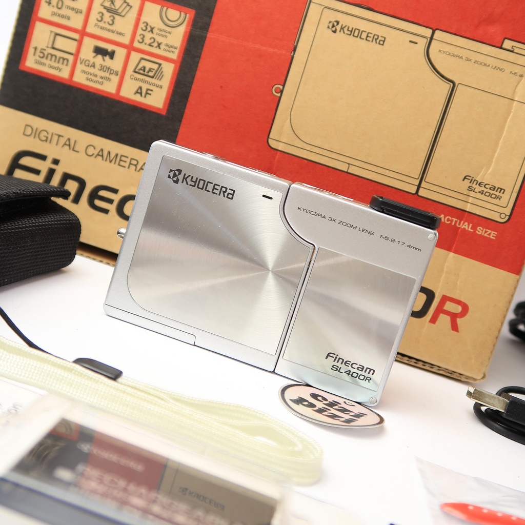 DIGICAM KYOCERA FINECAM SL400R FULL SET - Mint Condition