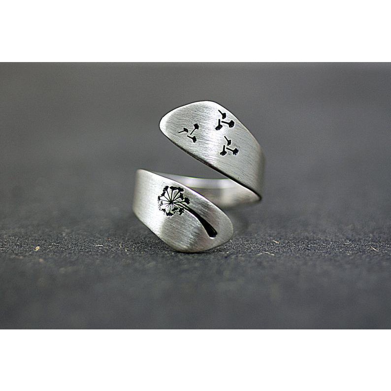 Cincin Model Terbuka Bahan alloy Desain Print dandelion Gaya Eropa / Amerika / casual adjustable Untuk Wanita