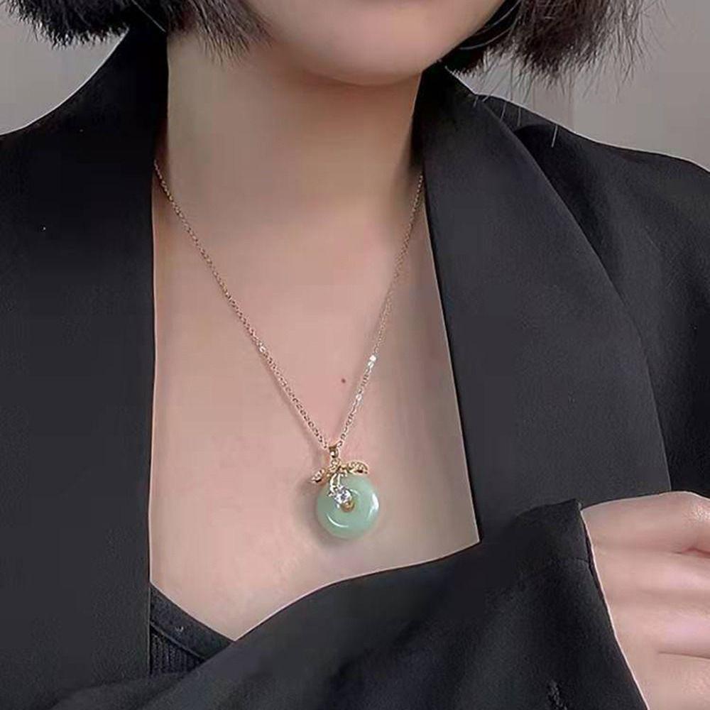 Augustina Safety Gesper Kalung Indah Retro Sederhana Imitasi Giok Kerah Rantai Perempuan Berlian Choker Gadis Wanita Rantai Klavikula