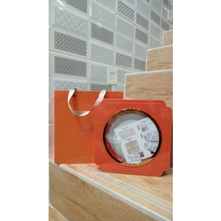 

Kotak Mewah Sarang Burung Walet / Kotak Hadiah Frame Orange 250 gr