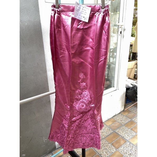 Rok Satin Duyung Bawahan Kebaya kode R11 - Pink (Preloved)