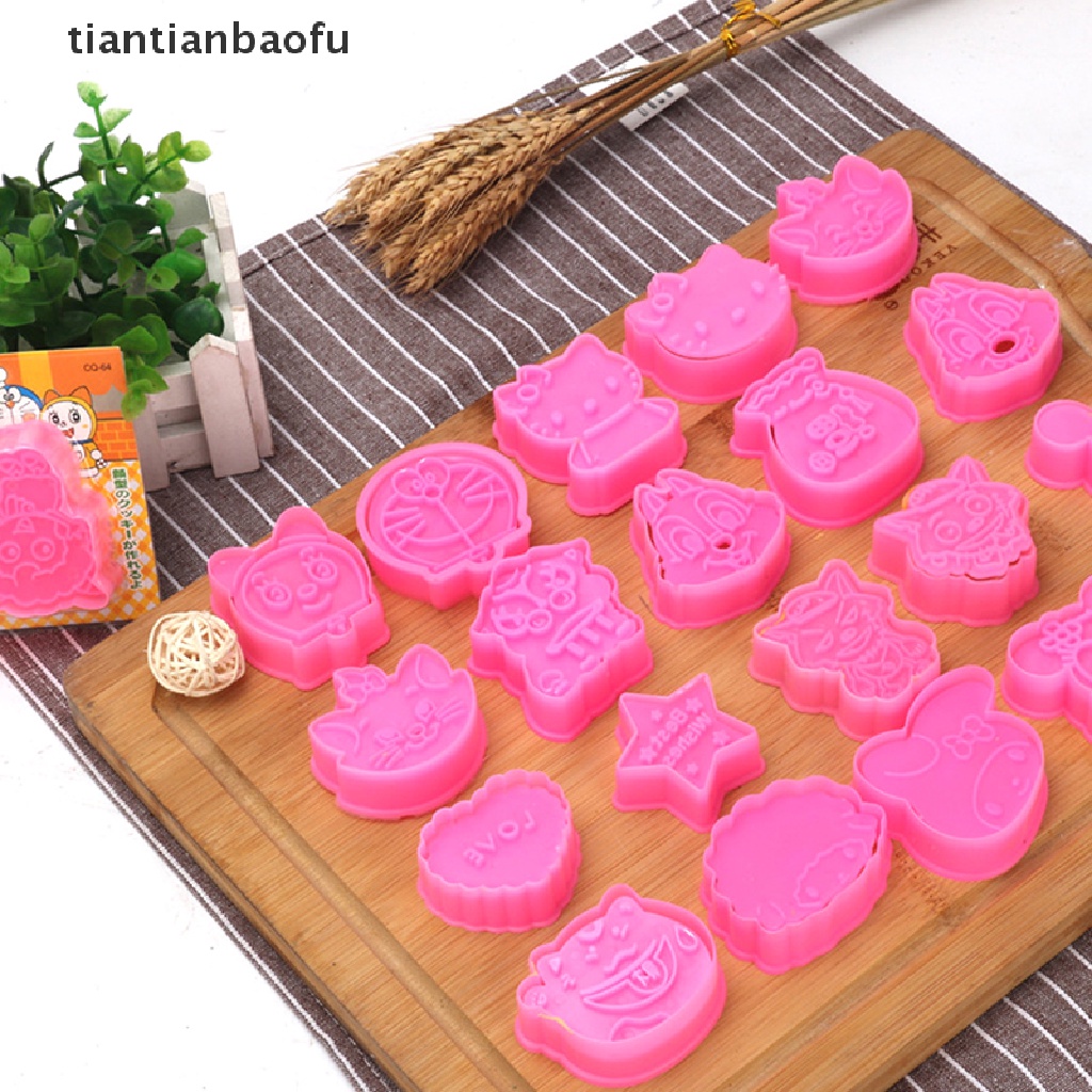 1 Pasang Cetakan Pemotong Kue / Biskuit Bentuk Kartun Bahan Plastik